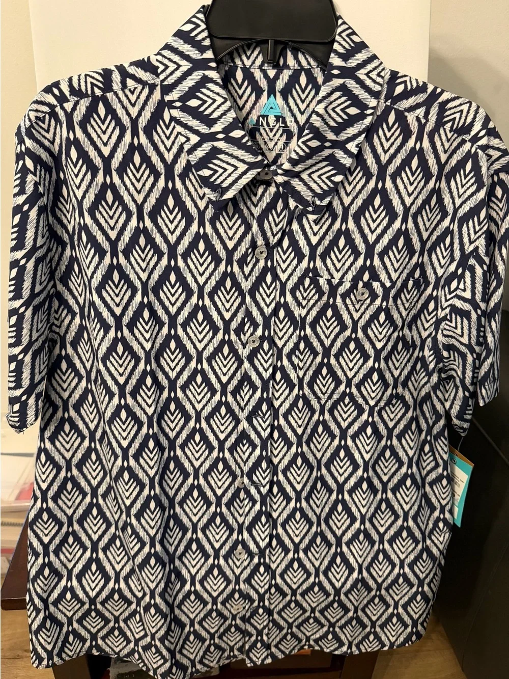 Anglr geometric sports shirt